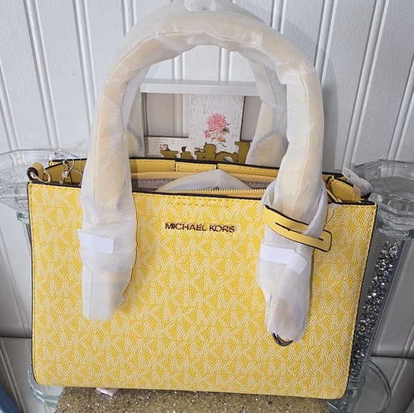 NWT Michael Kors Yellow Women's Bag Set - Picture 4 of 10